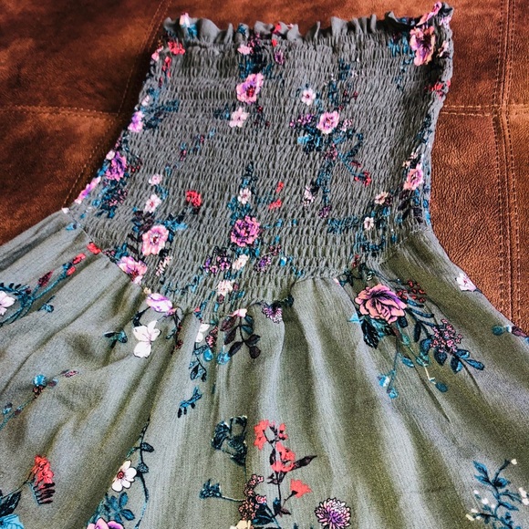 〽️ ROMPER 〽️ - Picture 2 of 5